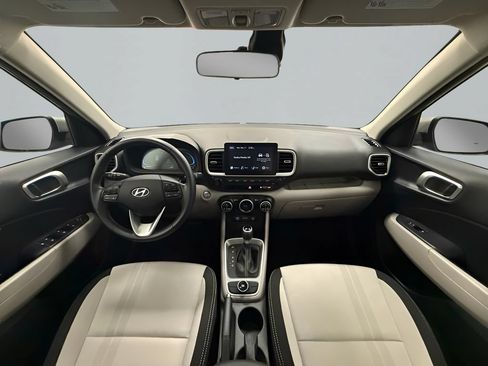 Used 2025 Hyundai Venue SEL FWD image 11