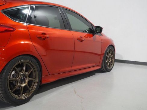 Used 2018 Ford Focus ST image 42