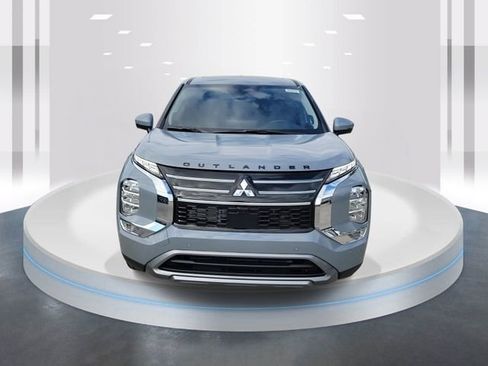 New 2026 Mitsubishi Outlander SE image 2