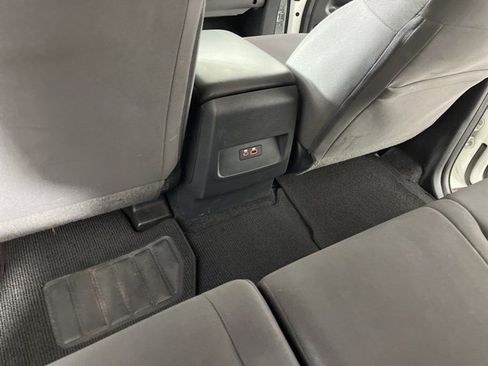 Used 2024 Nissan Frontier SV image 37