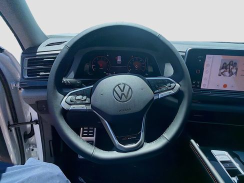 New 2026 Volkswagen Atlas Peak Edition AWD/4WD image 10