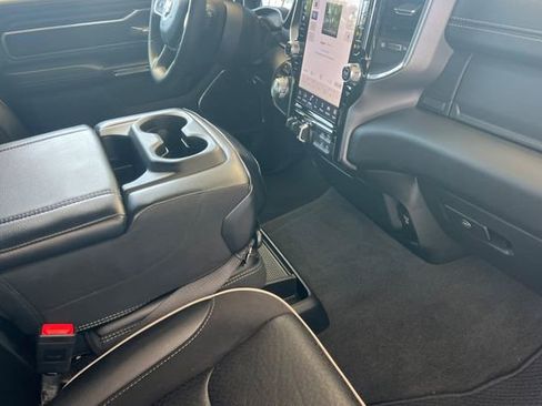 Used 2024 RAM 1500 Laramie AWD/4WD image 19