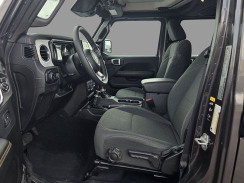Certified 2025 Jeep Wrangler Unlimited Sahara AWD/4WD image 20