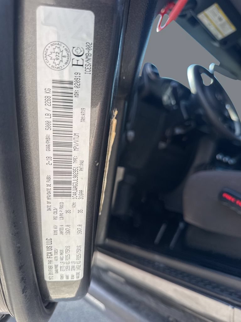 Used 2018 Jeep Wrangler Sport AWD/4WD image 28