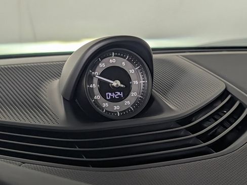 New 2026 Porsche Taycan 4S AWD/4WD image 32