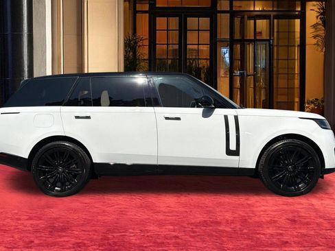 Used 2023 Land Rover Range Rover Long Wheelbase SE AWD/4WD image 7