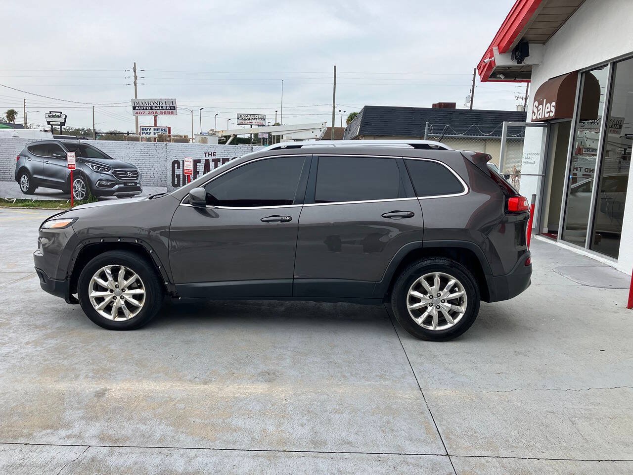 Used 2014 Jeep Cherokee Limited w/ Trailer Tow Group AWD/4WD image 4