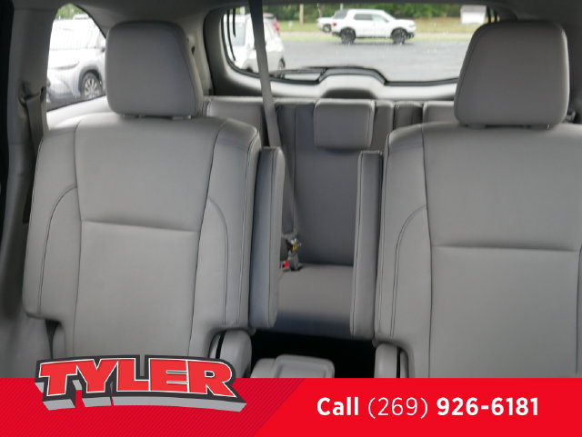 Used 2017 Toyota Highlander XLE AWD/4WD image 39
