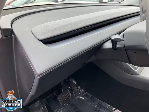Used 2026 Tesla Model Y AWD image 21