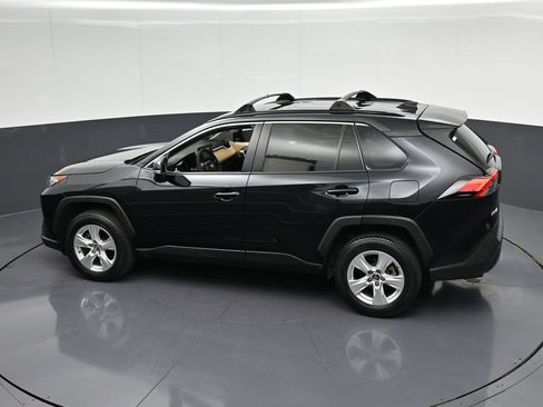 Used 2020 Toyota RAV4 XLE w/ Convenience Package FWD image 27