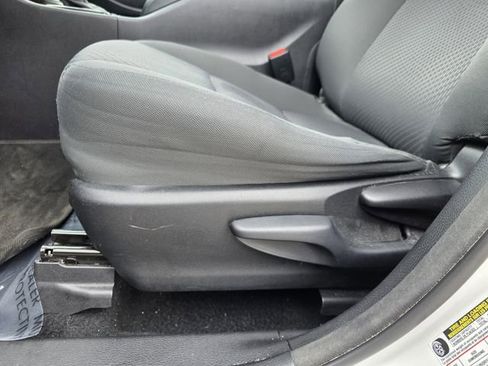 Used 2017 Toyota Highlander LE image 13