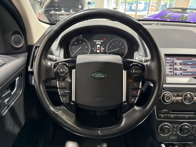 Used 2015 Land Rover LR2 AWD/4WD image 16