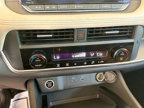 Used 2023 Nissan Rogue SV AWD/4WD image 15