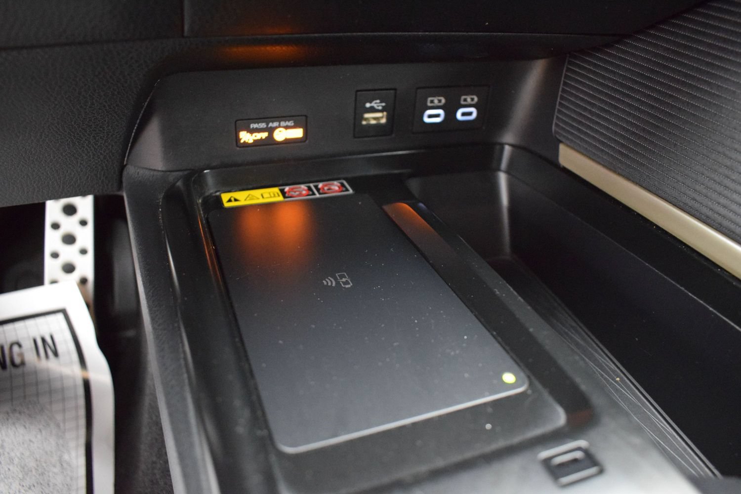 Used 2025 Toyota Camry SE FWD image 15