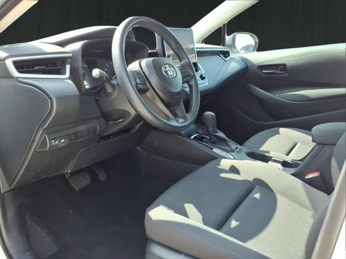 Used 2025 Toyota Corolla LE FWD image 25