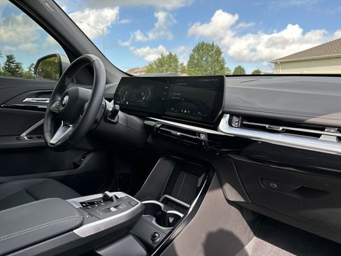 Used 2025 BMW X1 xDrive28i w/ Technology Package image 29