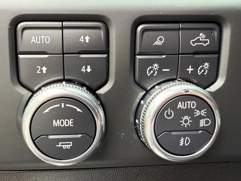 Used 2025 GMC Sierra 1500 Denali AWD/4WD image 35