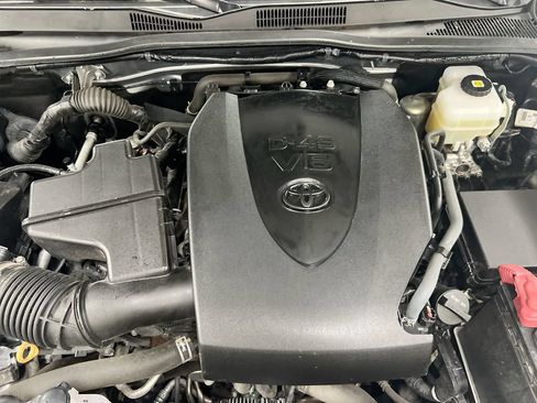 Used 2021 Toyota Tacoma TRD Off-Road AWD/4WD image 24