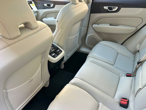 New 2026 Volvo XC60 B5 Ultra w/ Climate Package PRO AWD/4WD image 12