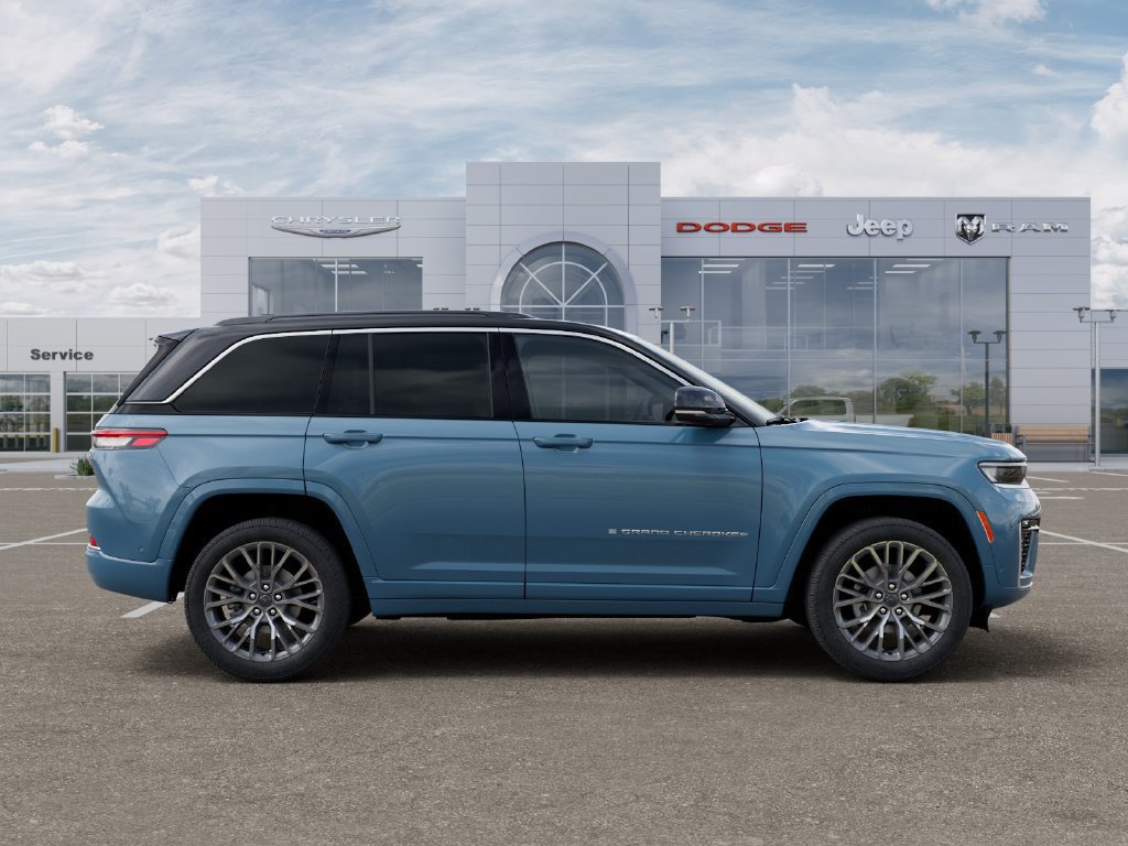 New 2027 Jeep Grand Cherokee Summit w/ Adv Protech Group IV AWD/4WD image 21