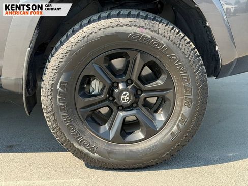 Used 2022 Toyota 4Runner SR5 Premium w/ Moonroof Package AWD/4WD image 12