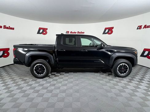 Used 2024 Toyota Tacoma TRD Off-Road image 7