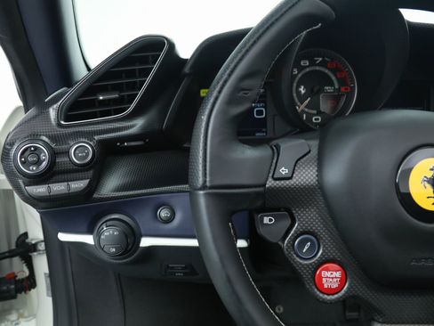 Certified 2020 Ferrari 488 Pista Spider image 31
