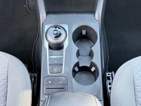 Used 2020 Ford Escape SE FWD image 18