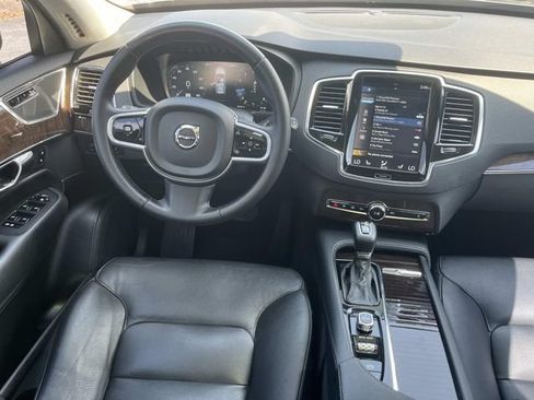 Used 2016 Volvo XC90 T6 Momentum w/ Momentum Plus Package AWD/4WD image 14