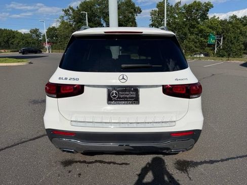 Used 2023 Mercedes-Benz GLB 250 4MATIC image 4
