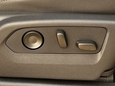 New 2026 GMC Sierra 1500 SLT image 28