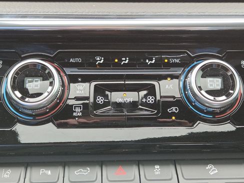 New 2026 GMC Sierra 2500 Denali w/ Denali Reserve Package image 36