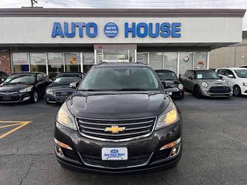 Used 2016 Chevrolet Traverse LT w/ Traveler's Package FWD image 2