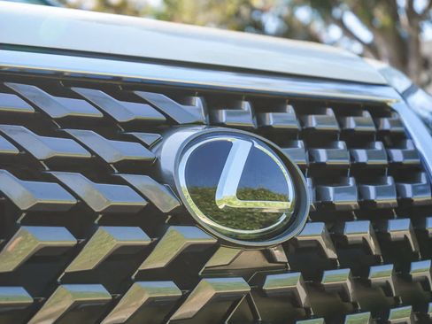 Used 2021 Lexus GX 460 Premium w/ Premium Plus Package AWD/4WD image 11