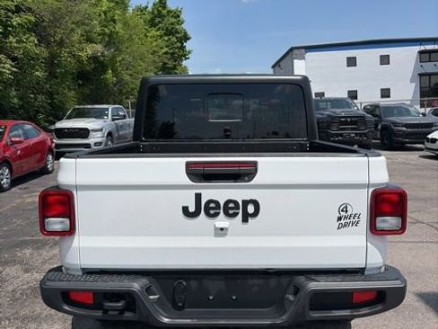 Used 2022 Jeep Gladiator Mojave AWD/4WD image 8
