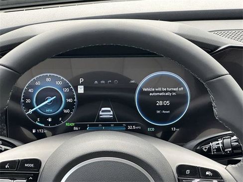 New 2025 Hyundai Elantra Limited image 26