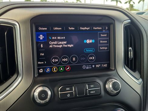 Used 2022 GMC Sierra 2500 Denali image 17