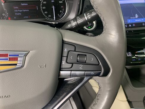 Used 2023 Cadillac XT6 Premium Luxury FWD image 21