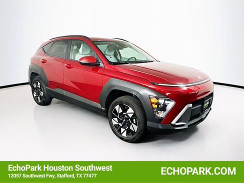 Used 2025 Hyundai Kona SEL image 1