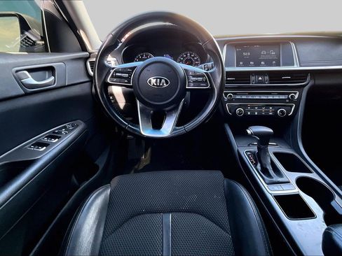 Used 2020 Kia Optima S FWD image 5