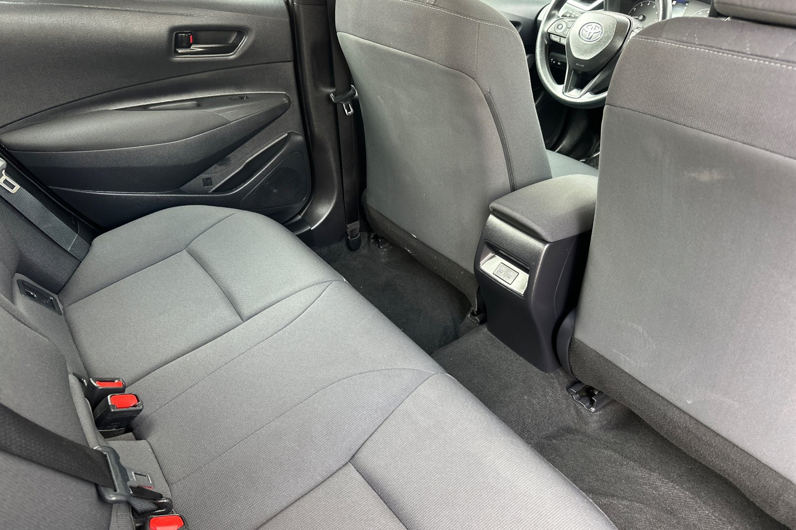 Used 2025 Toyota Corolla LE FWD image 18