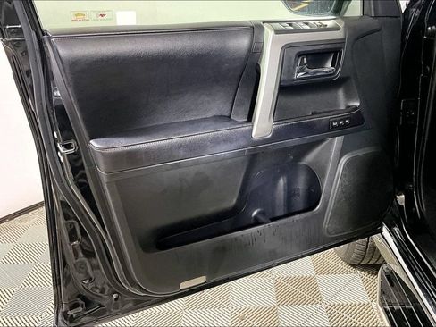 Used 2016 Toyota 4Runner Limited RWD image 18