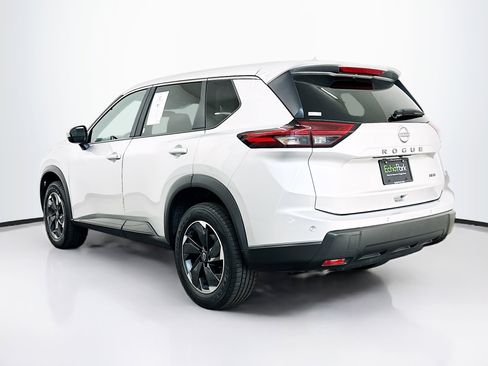 Used 2025 Nissan Rogue SV image 5