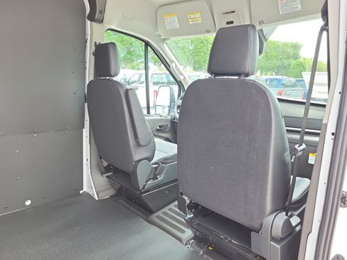 New 2026 Ford Transit 250 148 Medium Roof w/ Load Area Protection Package RWD image 12
