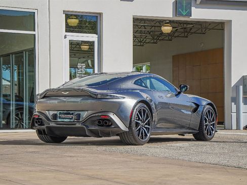 Used 2020 Aston Martin V8 Vantage Coupe image 18