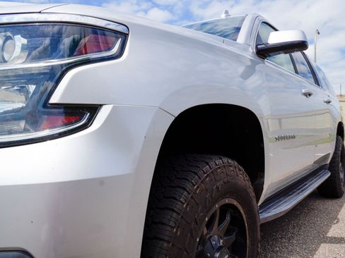Used 2019 Chevrolet Suburban LT AWD/4WD image 27