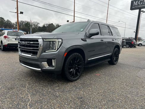 Used 2022 GMC Yukon SLT w/ SLT Premium Package image 13