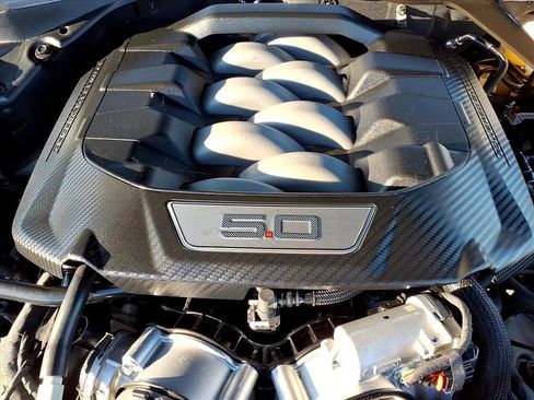 Used 2025 Ford Mustang GT Premium image 12