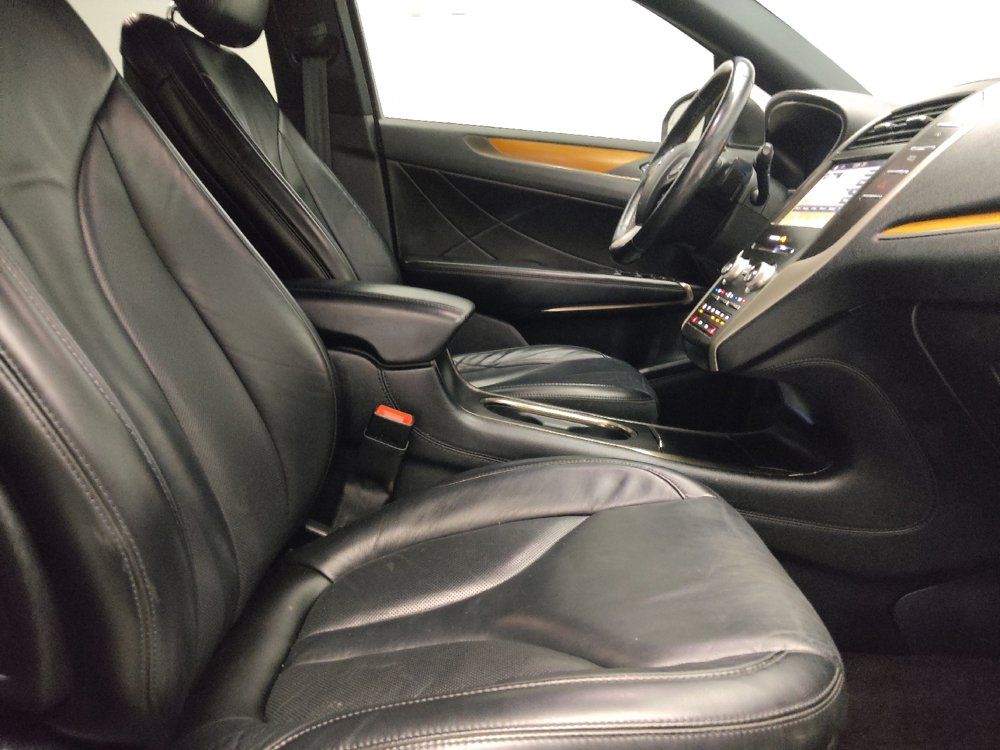 Used 2019 Lincoln MKC Select w/ Select Plus Package FWD image 21