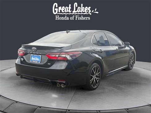 Used 2021 Toyota Camry SE w/ Cold Weather Package image 5